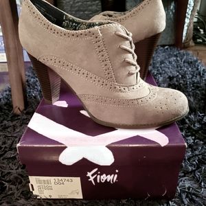 Ladies Grey suede bootie